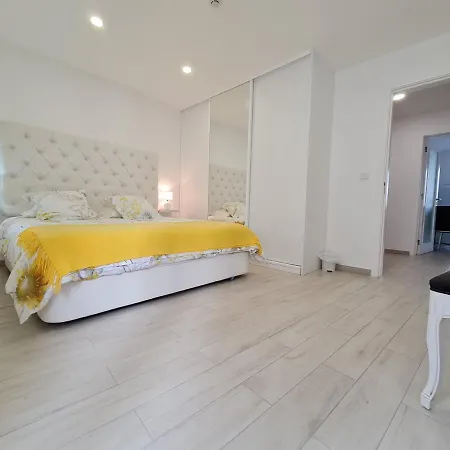 Espirito Santo - Al Apartment *